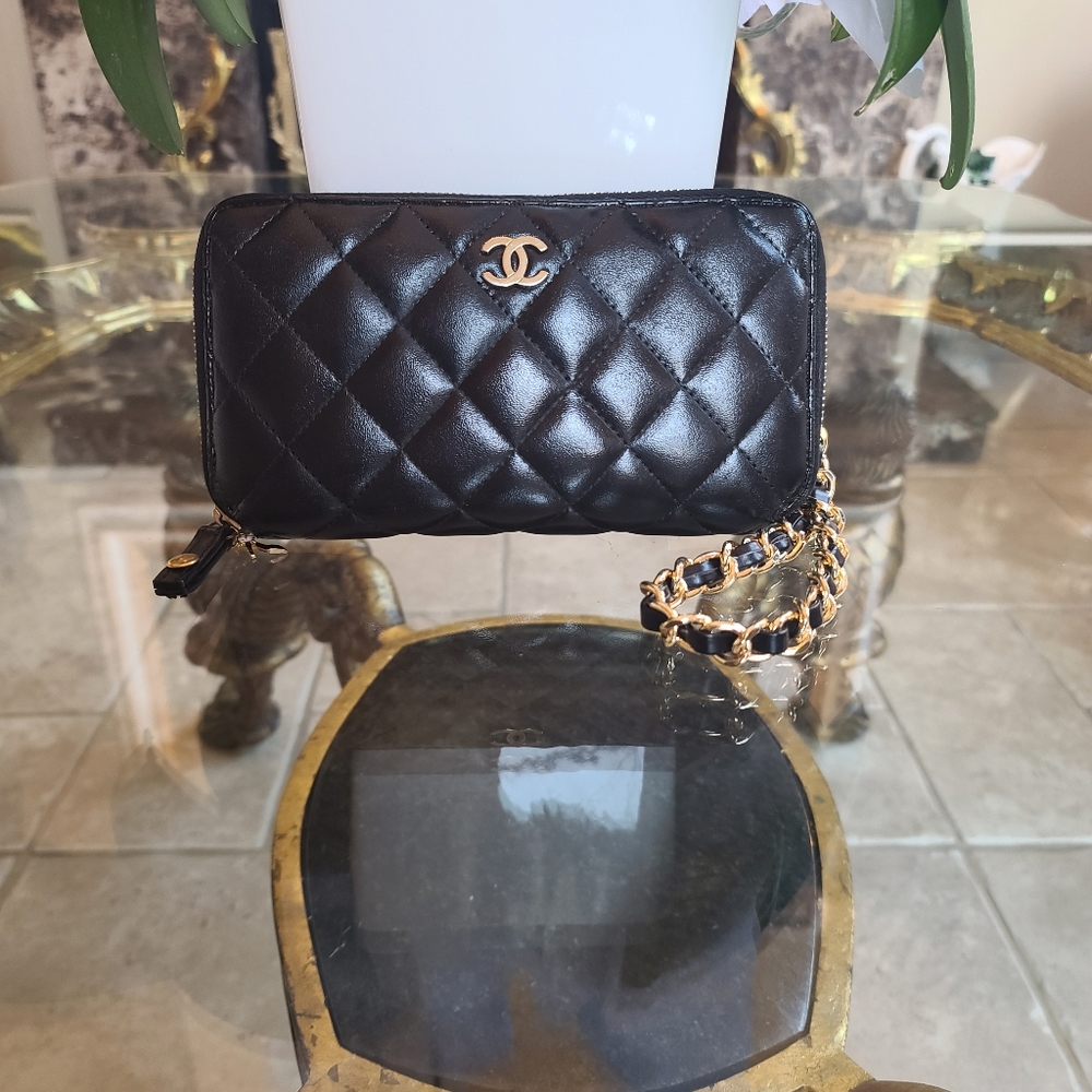 *** SOLD *** CHANEL Quilted Clutch WOC